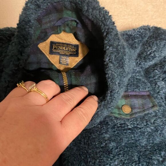 Women Pendleton Jacket - Picture 3 of 8